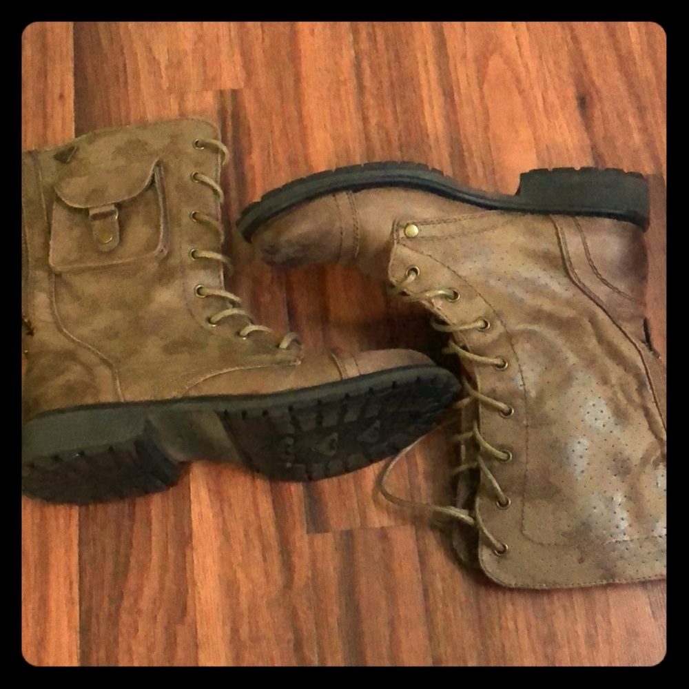 Roxy Boots